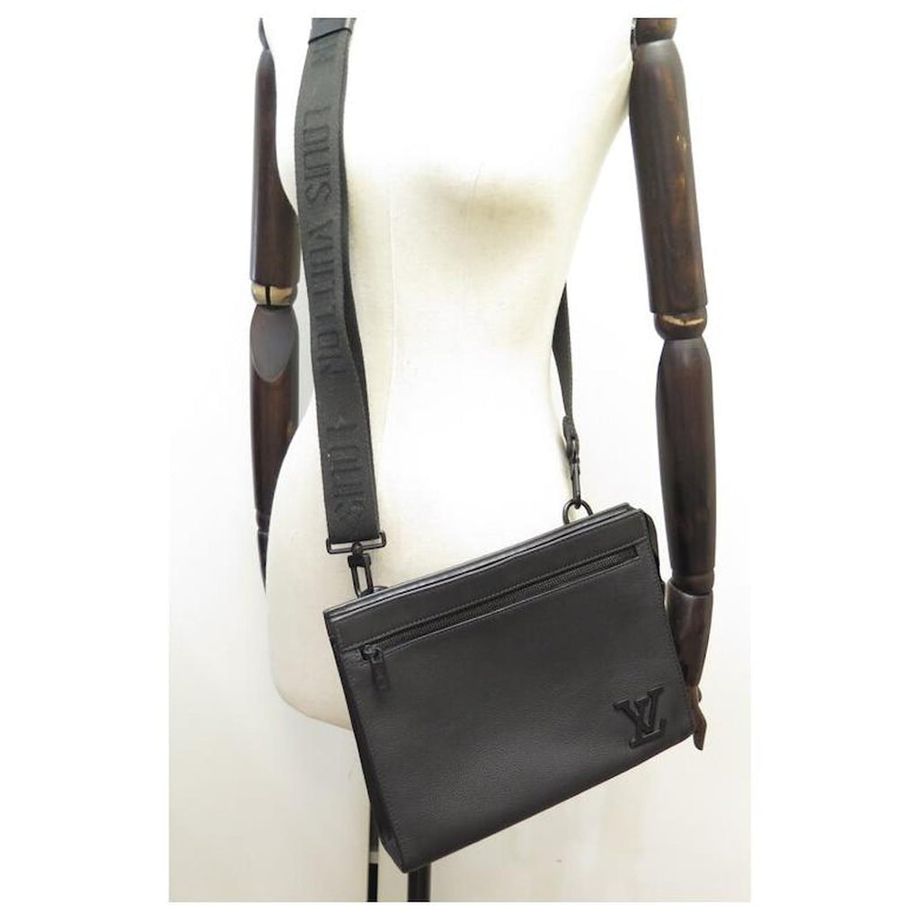 LV Replica Messenger Bag Aerogram Black PU Leather